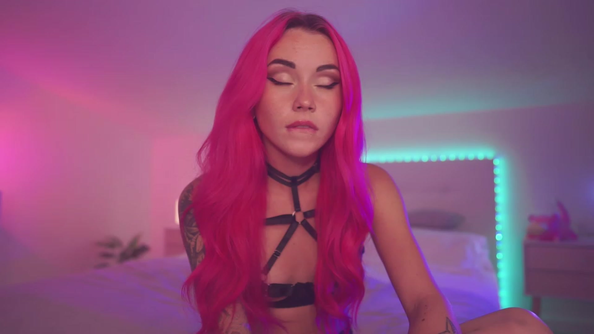Gallery image thumbnail from Sarah_Pink's myfreecams stream on, 09/25/2023, 19:05 image 8 of 20