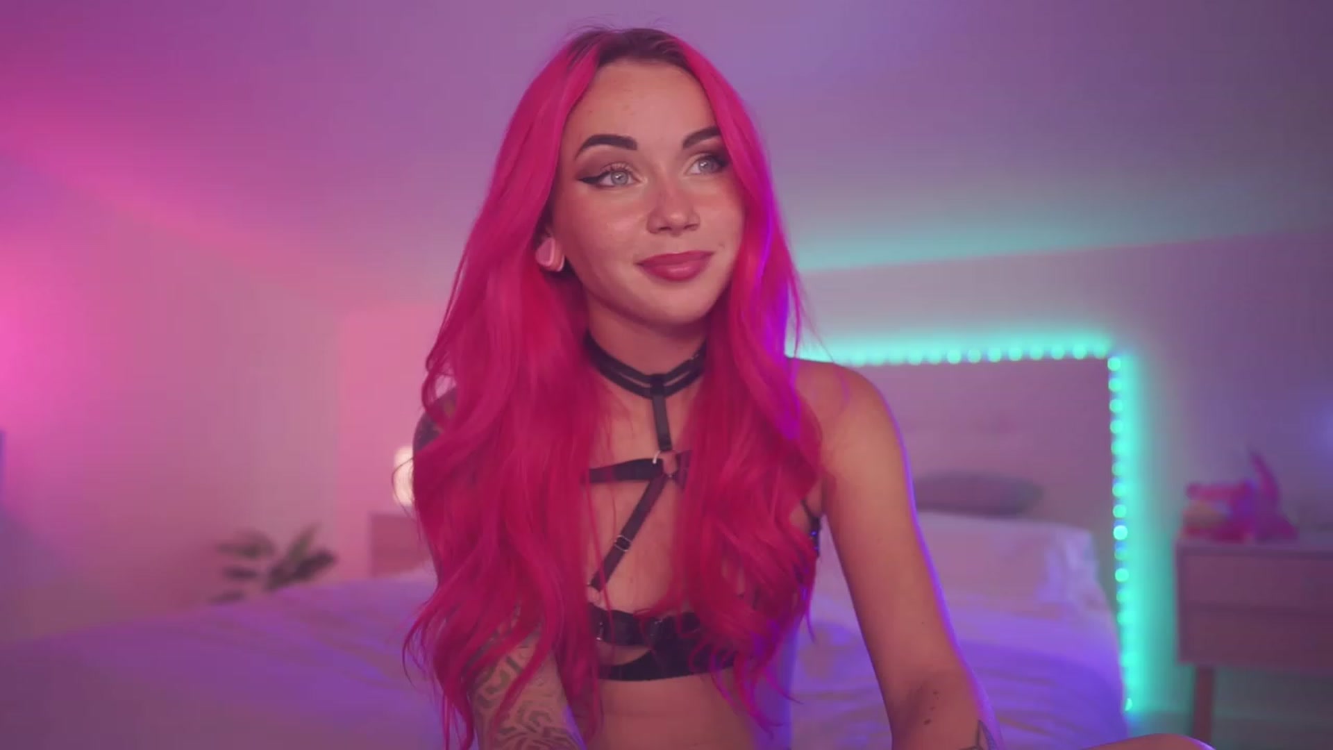 Gallery image thumbnail from Sarah_Pink's myfreecams stream on, 09/25/2023, 19:05 image 1 of 20