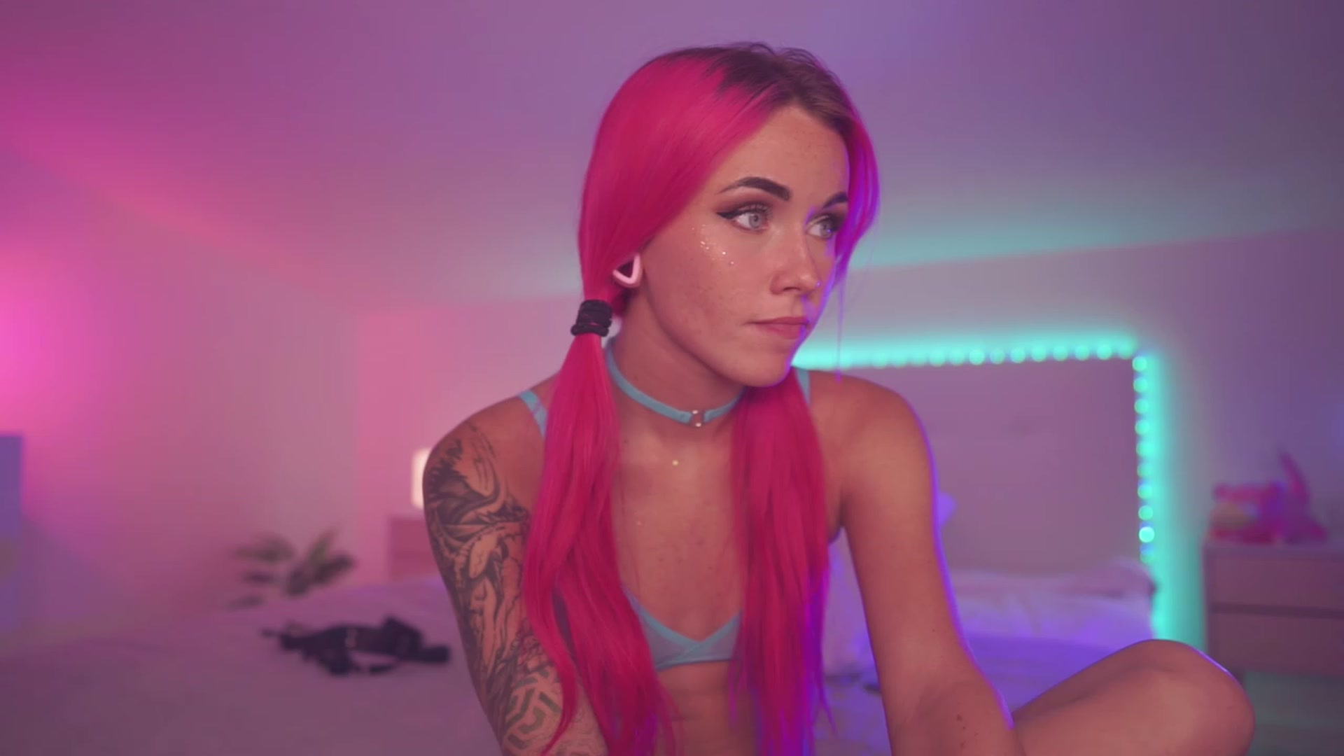 Gallery image thumbnail from Sarah_Pink's myfreecams stream on, 09/30/2023, 19:23 image 15 of 20