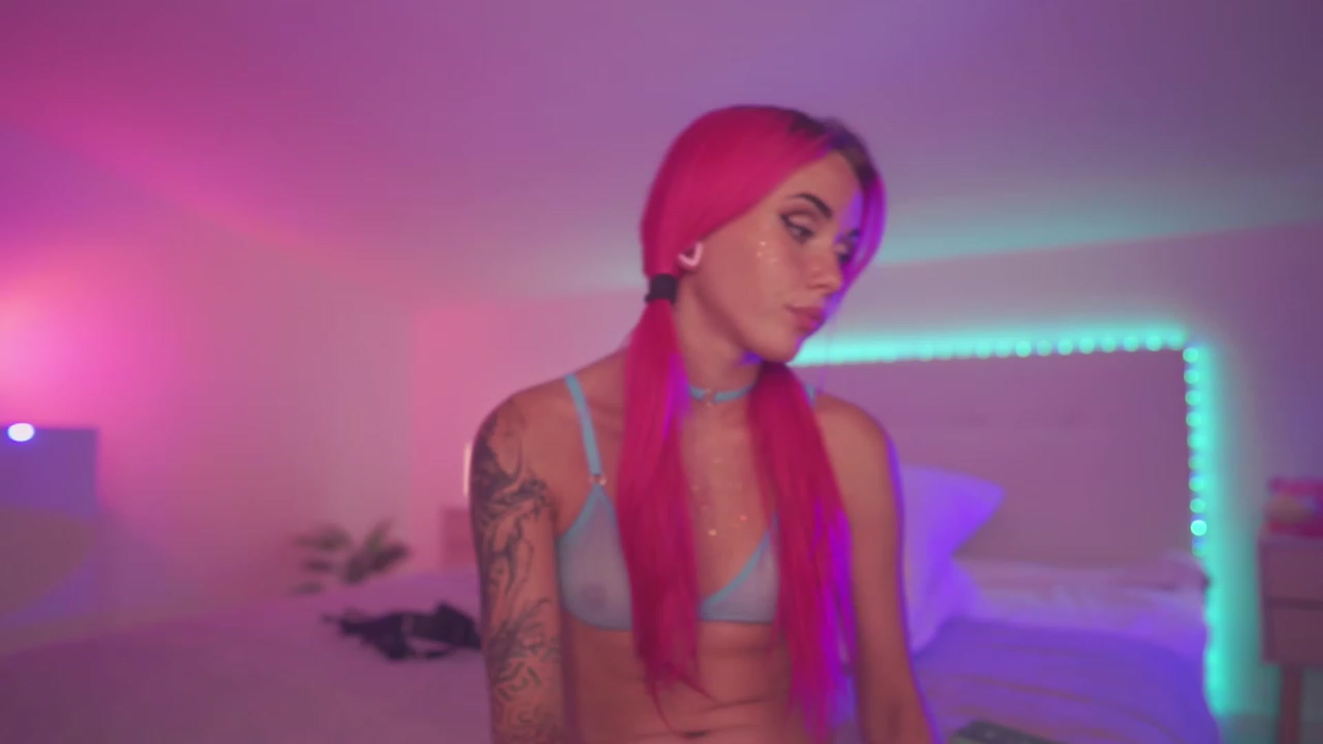 Gallery image thumbnail from Sarah_Pink's myfreecams stream on, 09/30/2023, 19:23 image 13 of 20