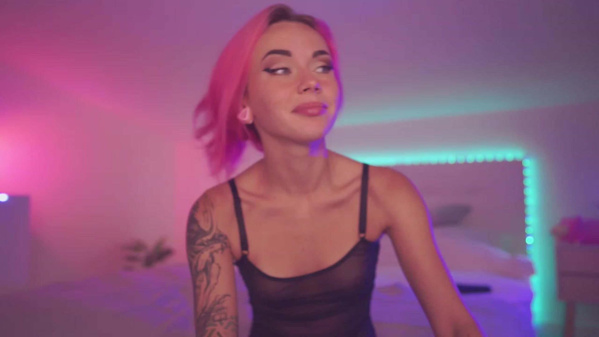 Gallery image thumbnail from Sarah_Pink's myfreecams stream on, 10/06/2023, 18:13 image 2 of 20