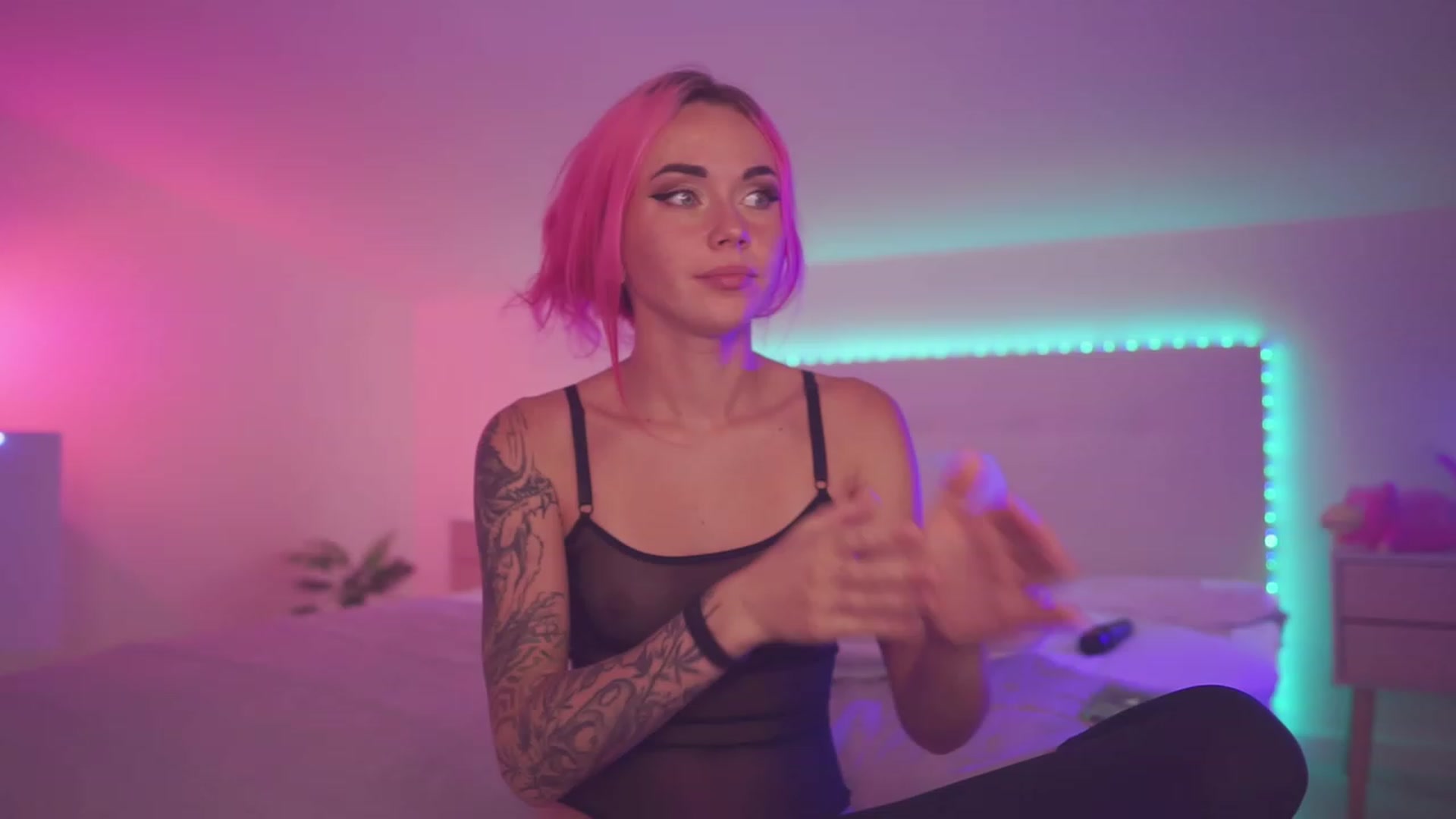 Gallery image thumbnail from Sarah_Pink's myfreecams stream on, 10/06/2023, 18:58 image 18 of 20