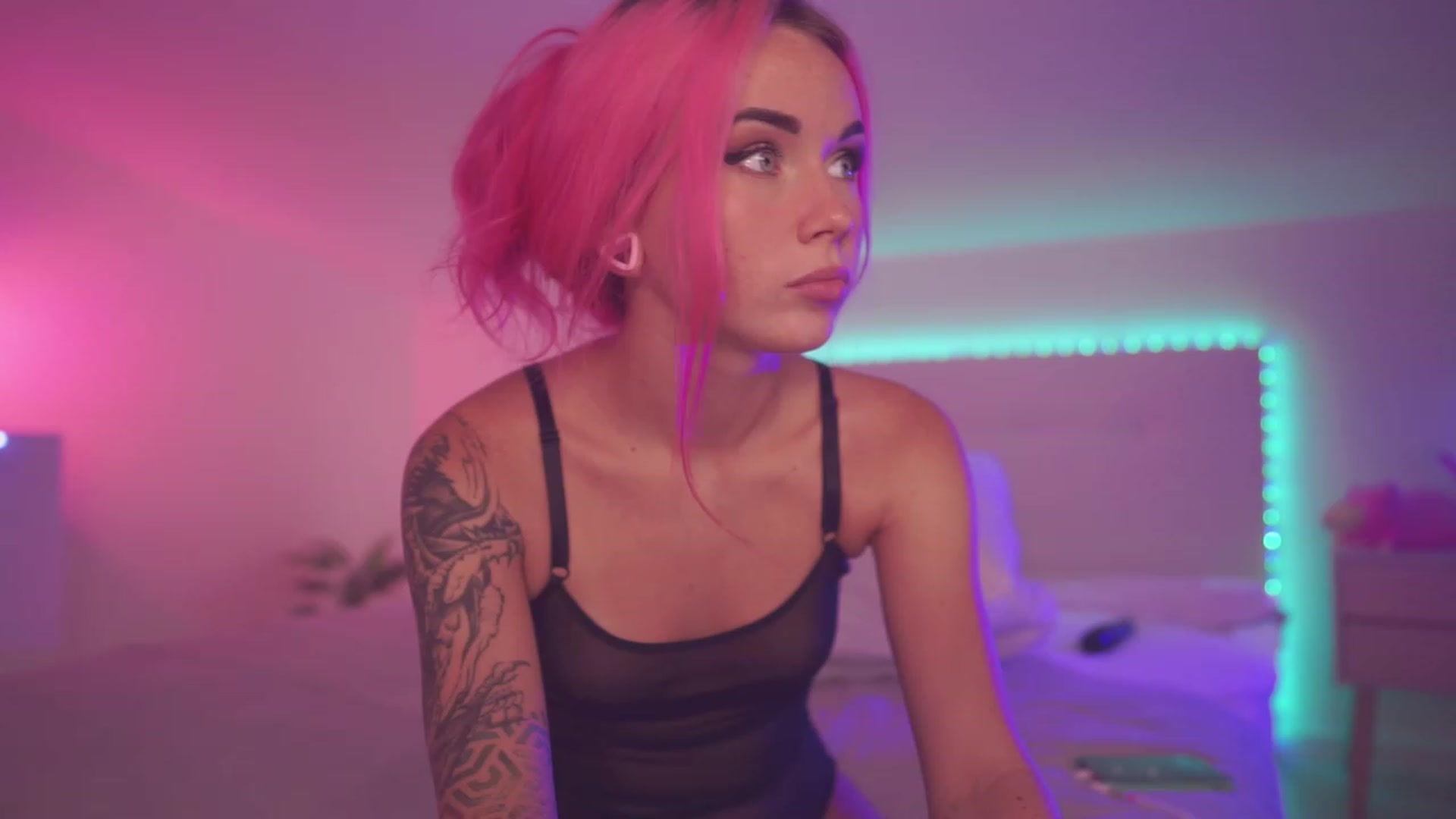 Gallery image thumbnail from Sarah_Pink's myfreecams stream on, 10/06/2023, 18:58 image 10 of 20