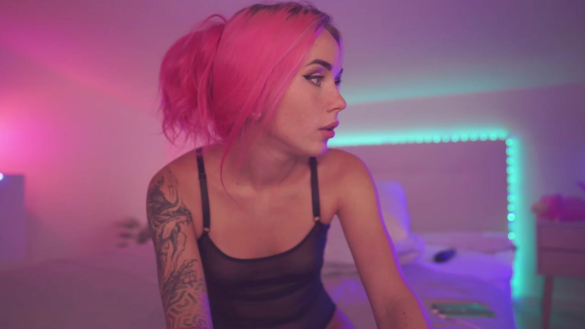 Gallery image thumbnail from Sarah_Pink's myfreecams stream on, 10/06/2023, 18:58 image 11 of 20