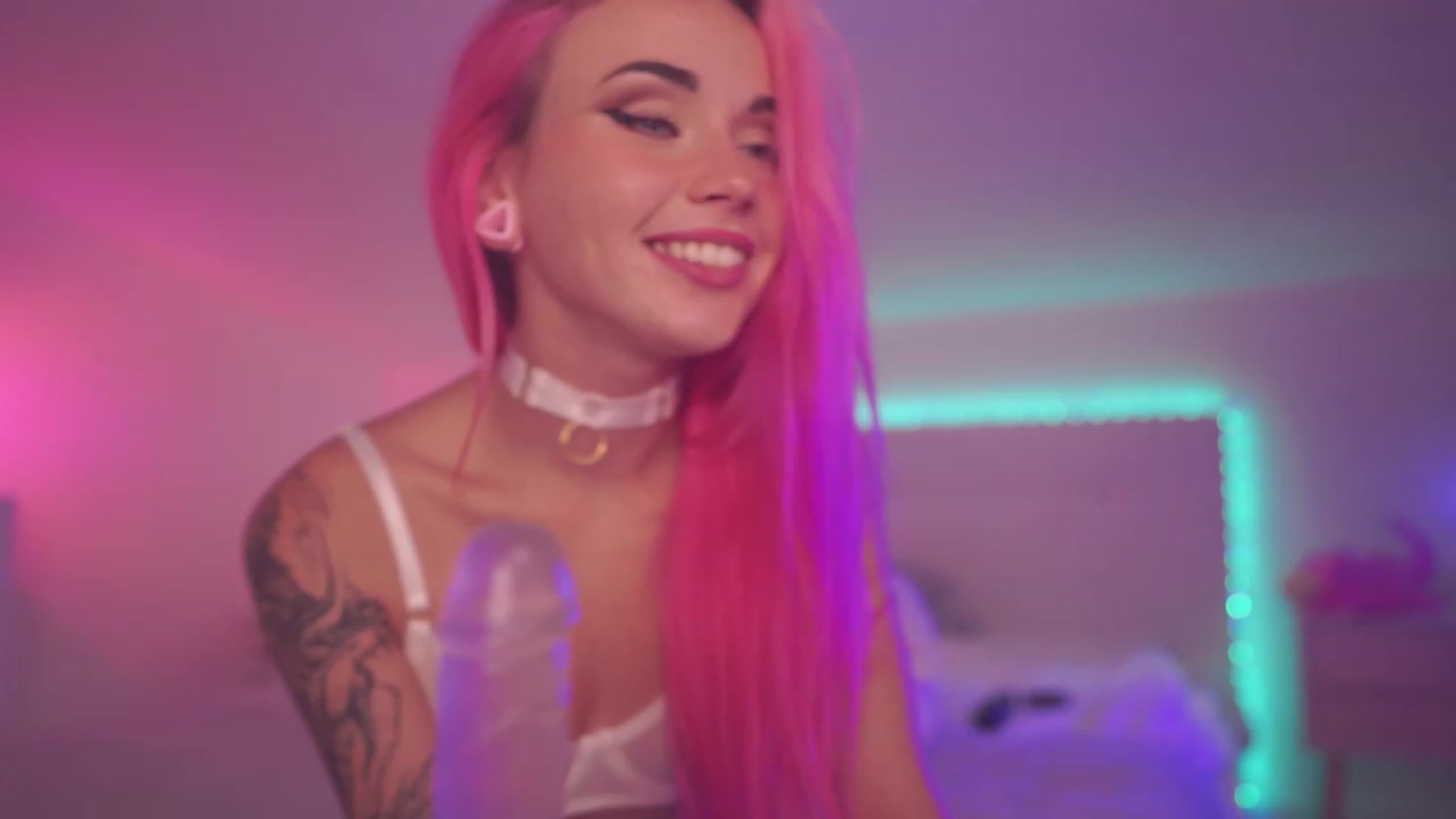 Gallery image thumbnail from Sarah_Pink's myfreecams stream on, 10/09/2023, 19:12 image 20 of 20