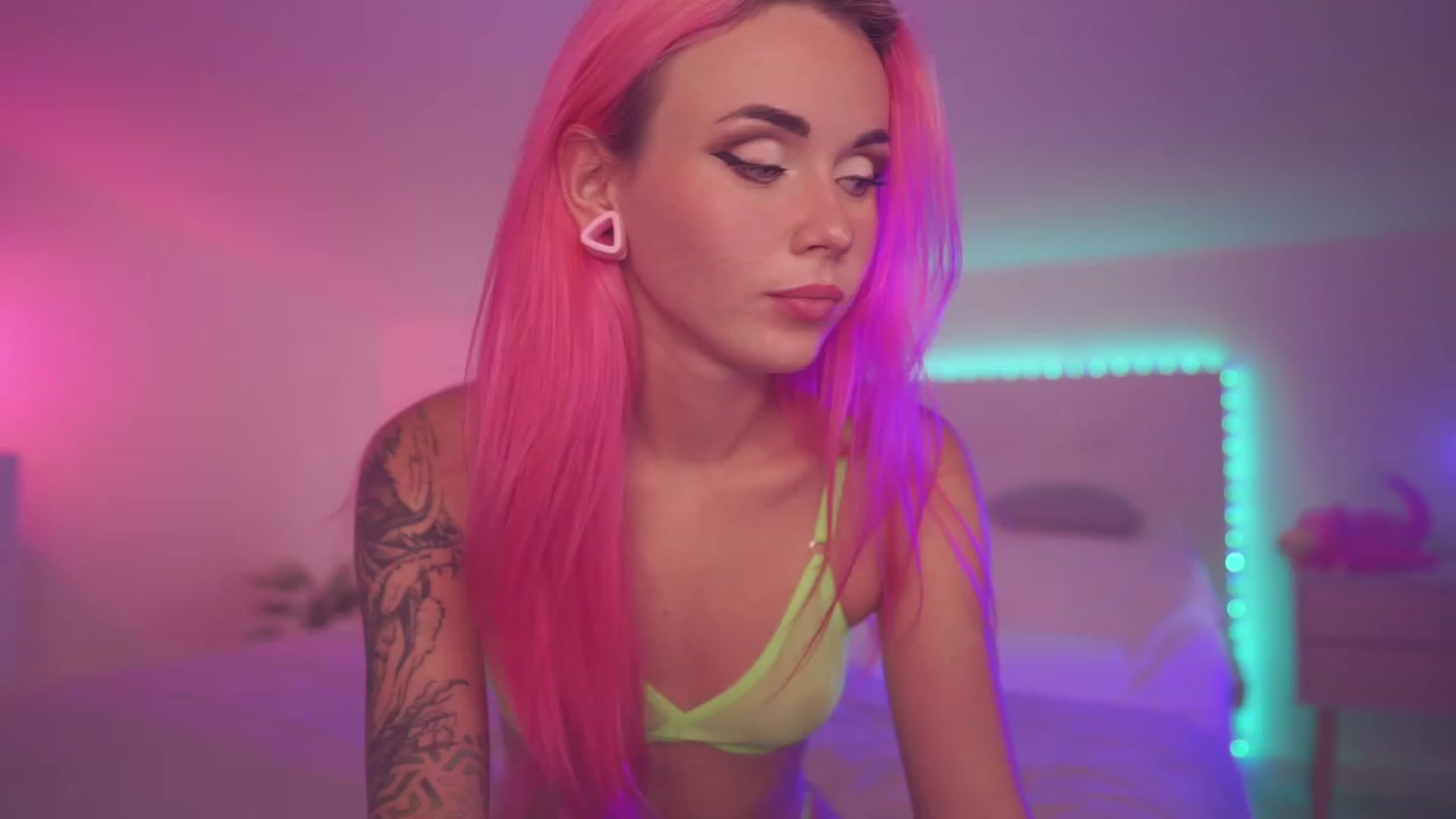 Gallery image thumbnail from Sarah_Pink's myfreecams stream on, 10/10/2023, 18:55 image 8 of 20