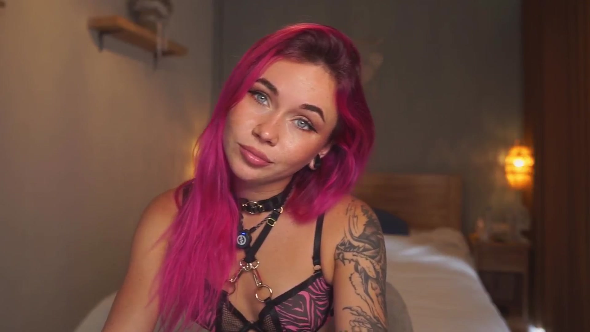 Gallery image thumbnail from Sarah_Pink's myfreecams stream on, 11/28/2025, 02:08 image 12 of 20