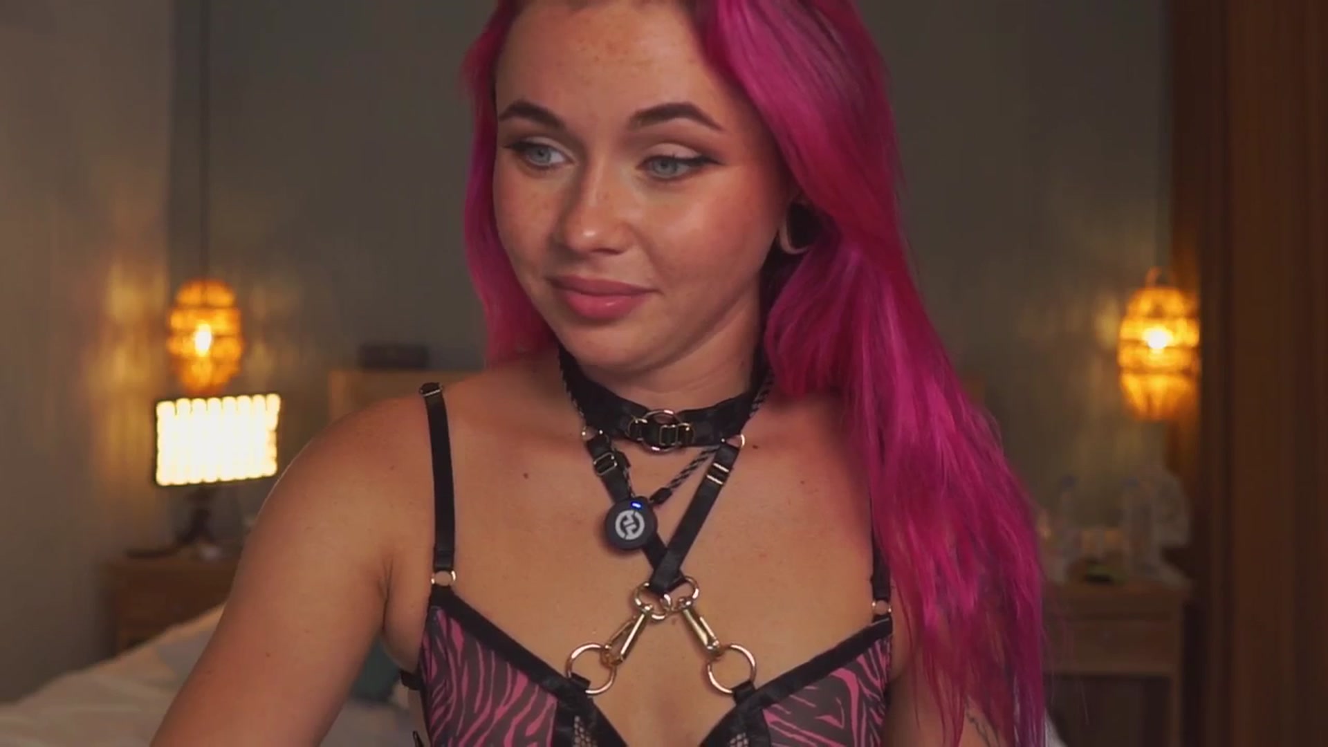 Gallery image thumbnail from Sarah_Pink's myfreecams stream on, 11/28/2025, 02:08 image 15 of 20
