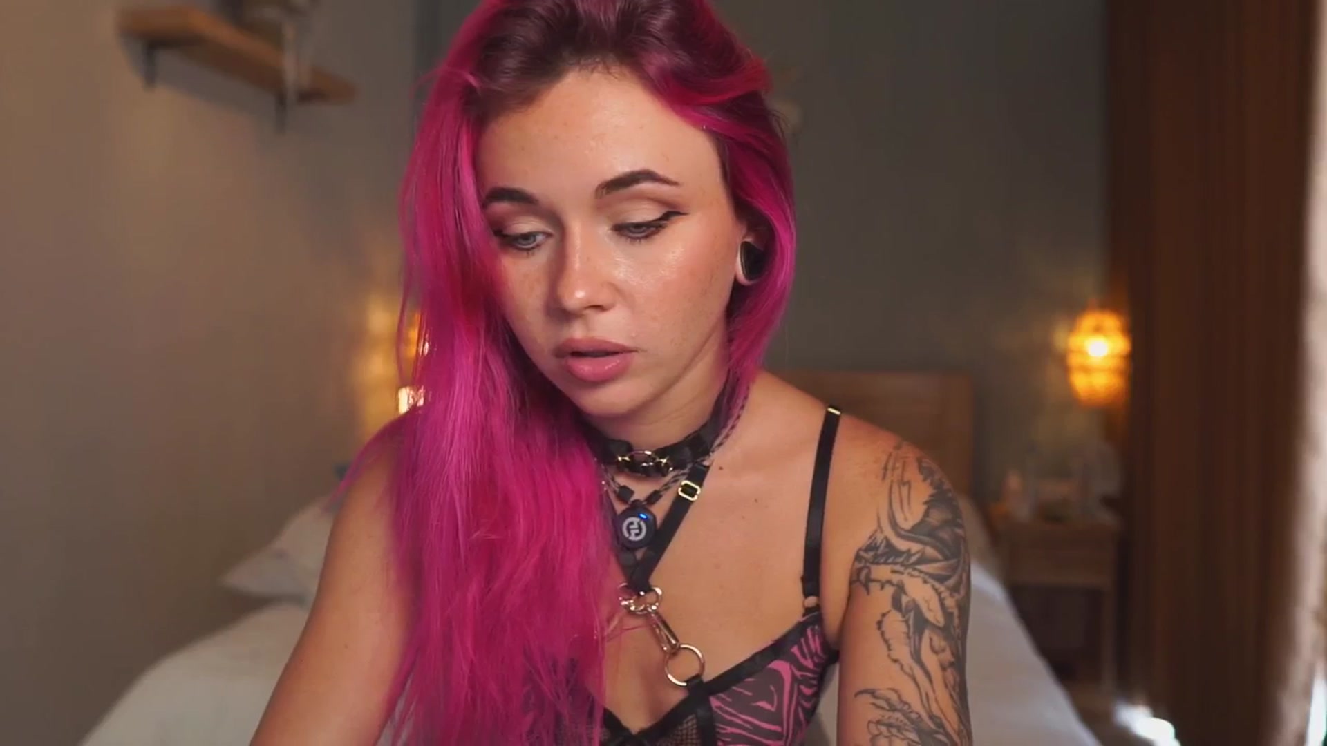 Gallery image thumbnail from Sarah_Pink's myfreecams stream on, 11/28/2025, 04:19 image 5 of 20