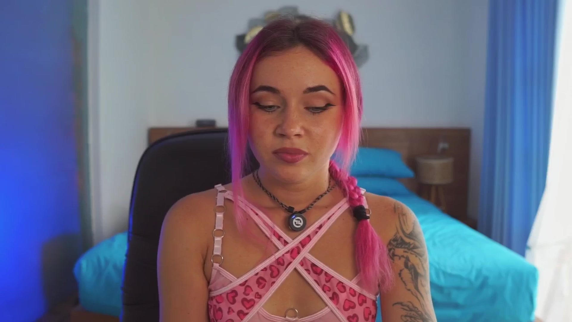 Gallery image thumbnail from Sarah_Pink's myfreecams stream on, 12/10/2025, 03:24 image 3 of 20