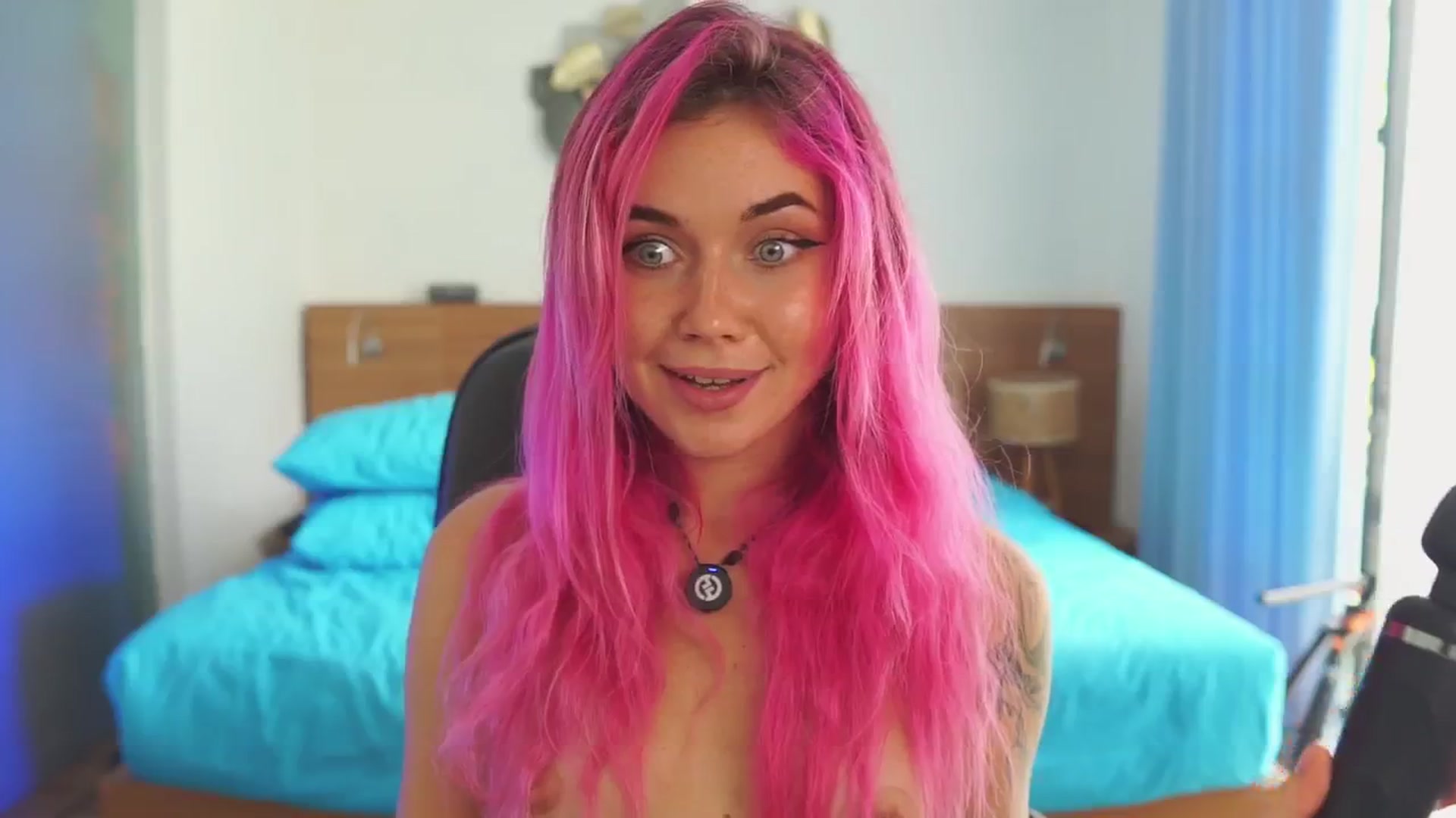 Gallery image thumbnail from Sarah_Pink's myfreecams stream on, 12/10/2025, 05:11 image 20 of 20