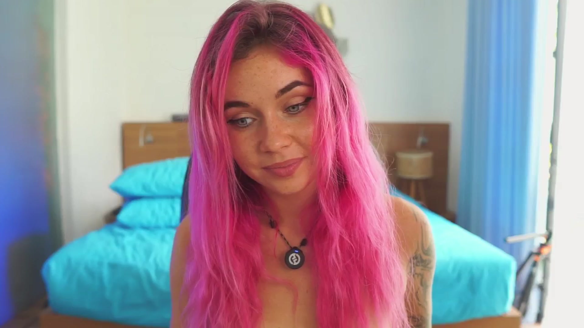 Gallery image thumbnail from Sarah_Pink's myfreecams stream on, 12/10/2025, 05:11 image 19 of 20