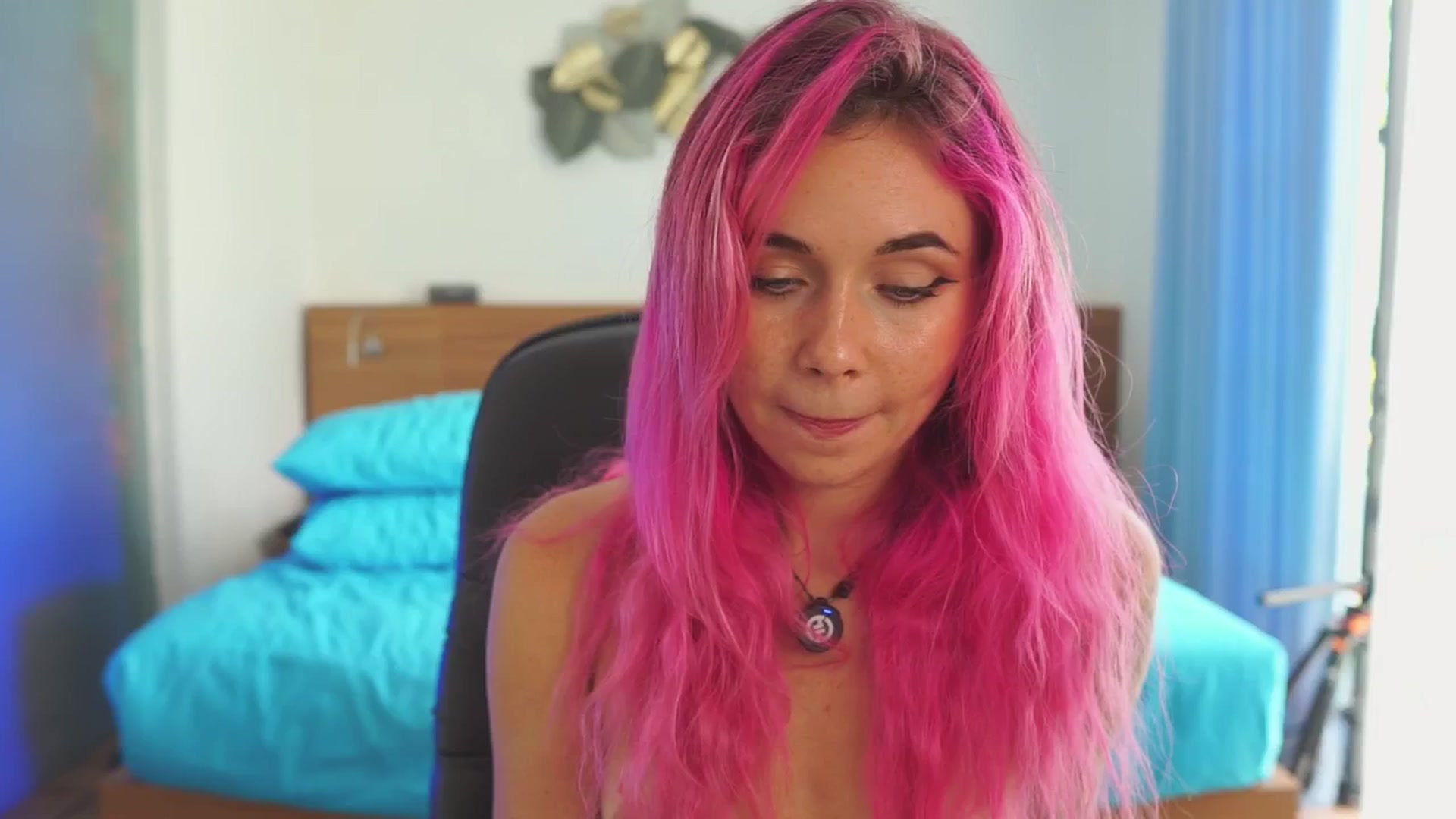 Gallery image thumbnail from Sarah_Pink's myfreecams stream on, 12/10/2025, 05:11 image 11 of 20