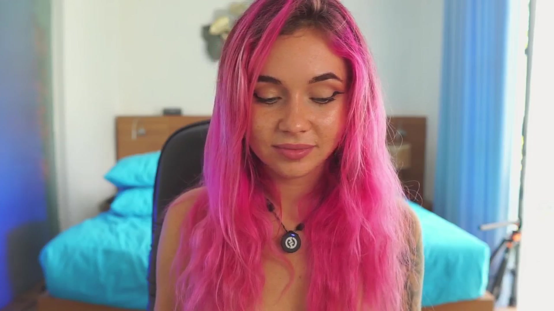 Gallery image thumbnail from Sarah_Pink's myfreecams stream on, 12/10/2025, 05:11 image 14 of 20