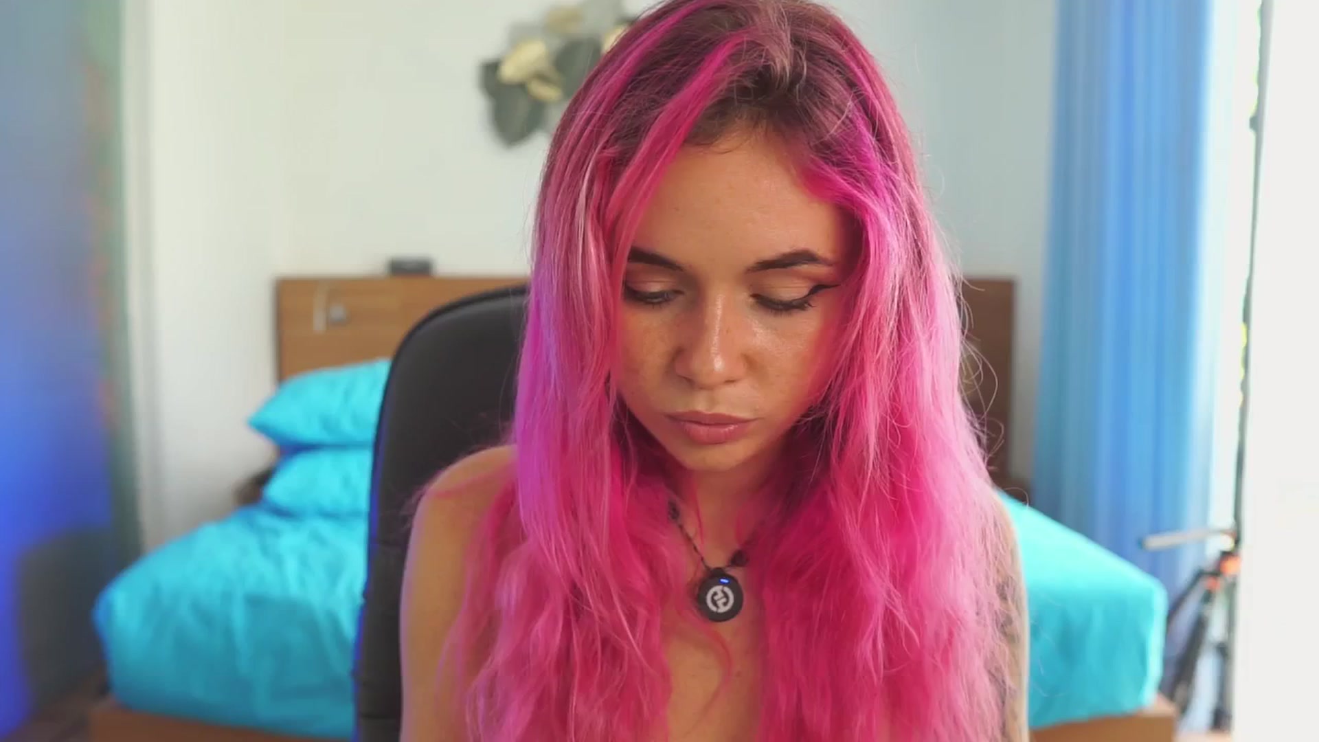Gallery image thumbnail from Sarah_Pink's myfreecams stream on, 12/10/2025, 05:11 image 13 of 20