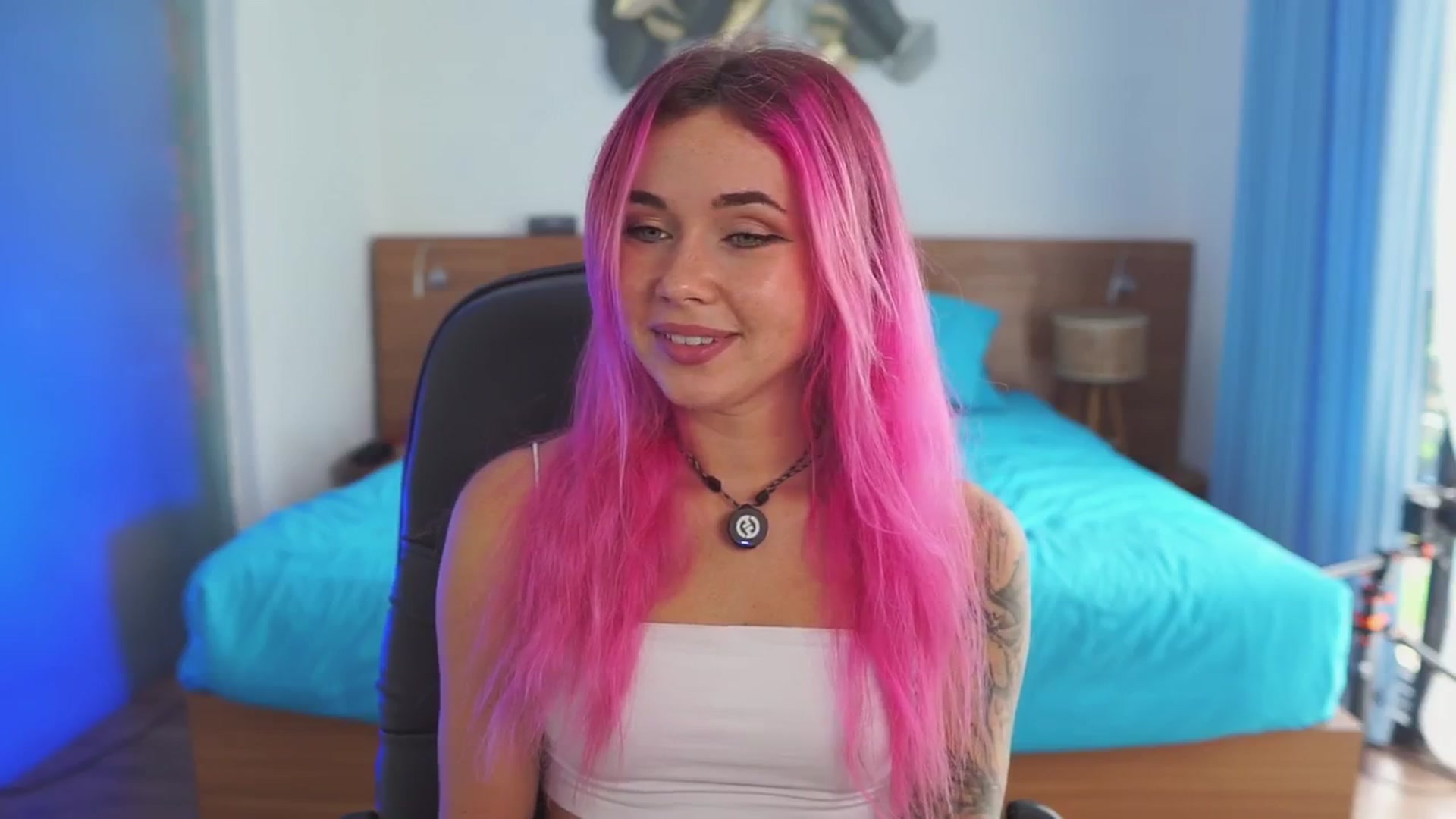 Gallery image thumbnail from Sarah_Pink's myfreecams stream on, 12/11/2025, 04:41 image 2 of 20