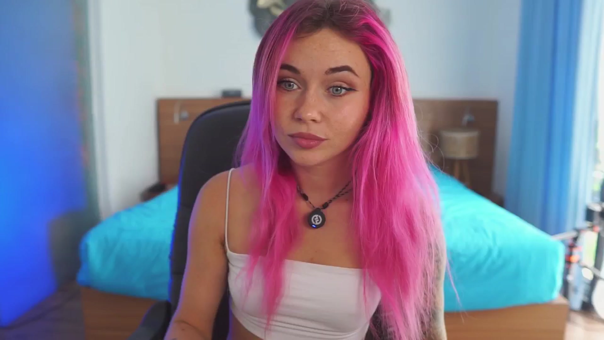 Gallery image thumbnail from Sarah_Pink's myfreecams stream on, 12/11/2025, 04:41 image 1 of 20