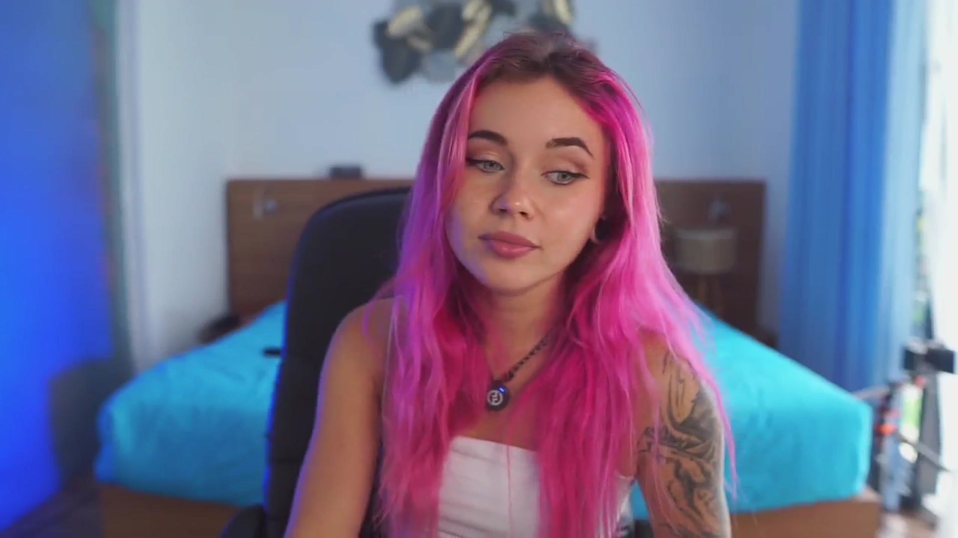 Gallery image thumbnail from Sarah_Pink's myfreecams stream on, 12/11/2025, 04:41 image 9 of 20
