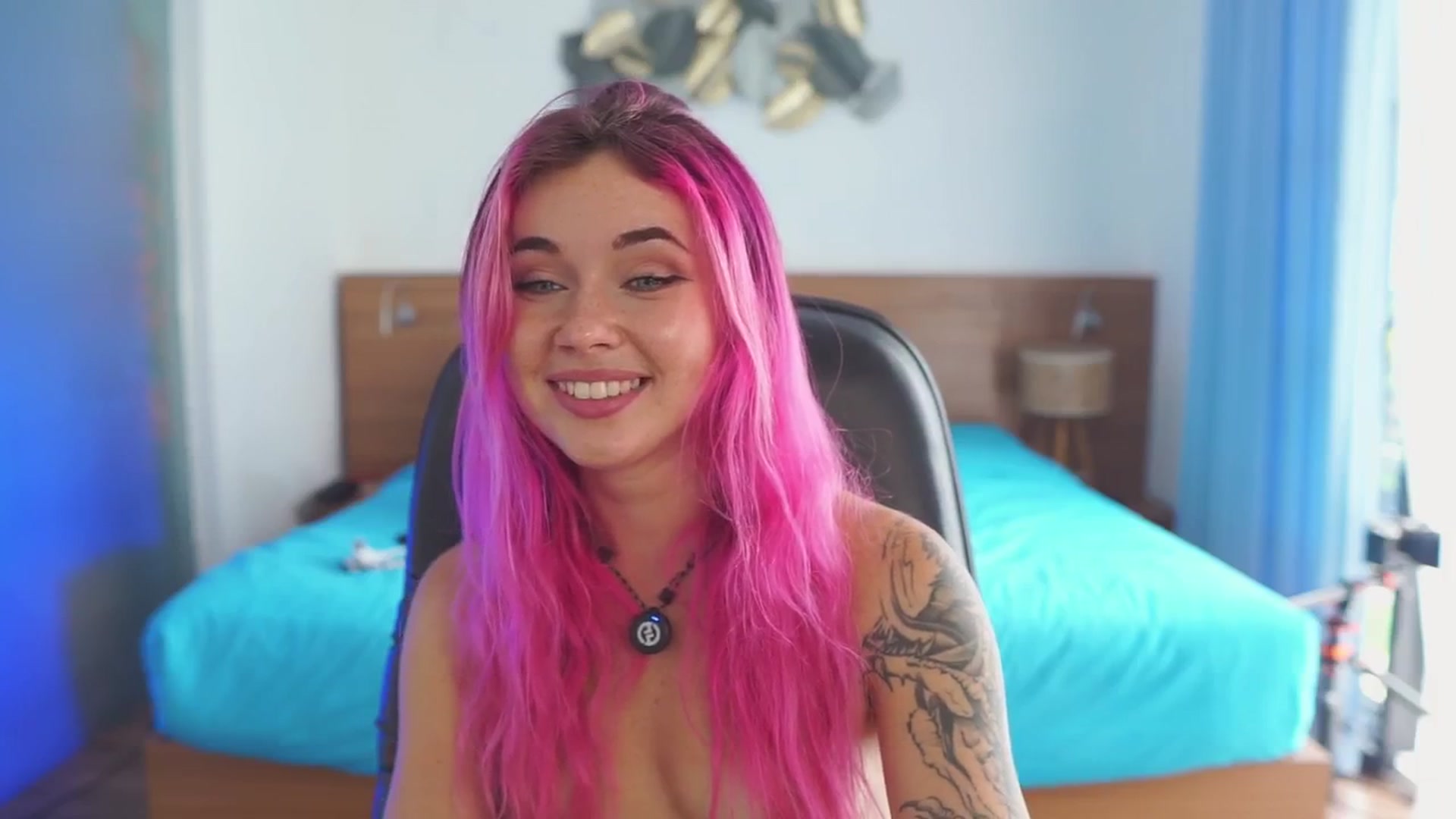 Gallery image thumbnail from Sarah_Pink's myfreecams stream on, 12/11/2025, 04:41 image 13 of 20