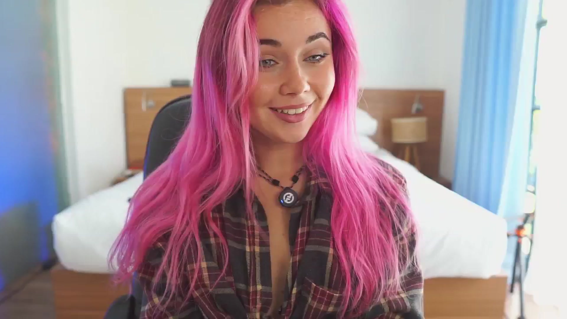 Gallery image thumbnail from Sarah_Pink's myfreecams stream on, 12/13/2025, 03:16 image 17 of 20