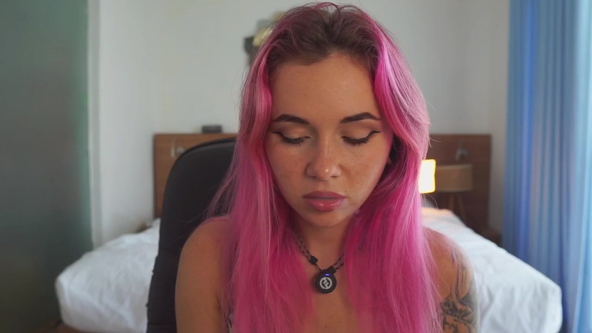 Gallery image thumbnail from Sarah_Pink's myfreecams stream on, 12/18/2025, 02:50 image 1 of 20
