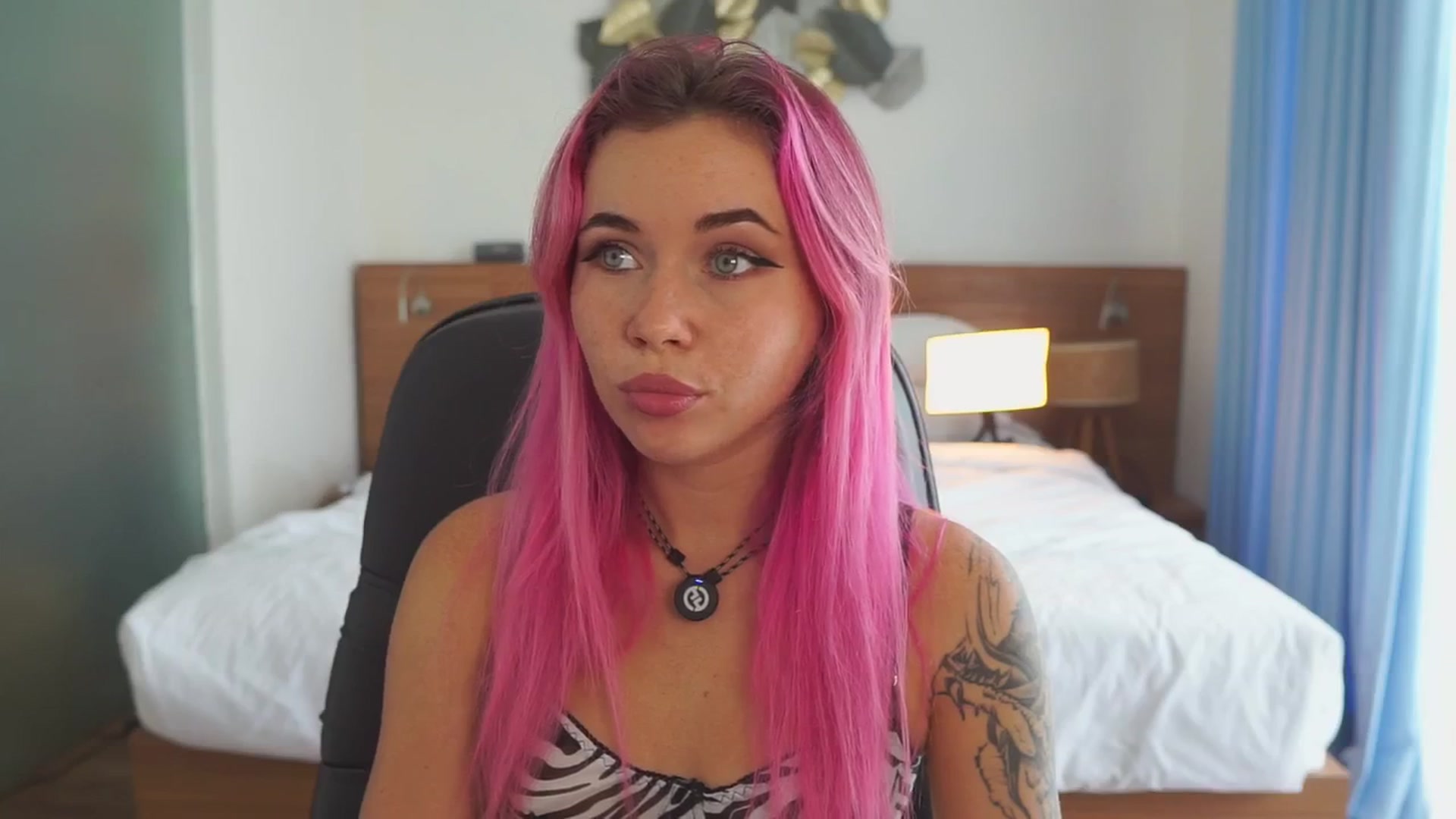 Gallery image thumbnail from Sarah_Pink's myfreecams stream on, 12/18/2025, 02:50 image 5 of 20