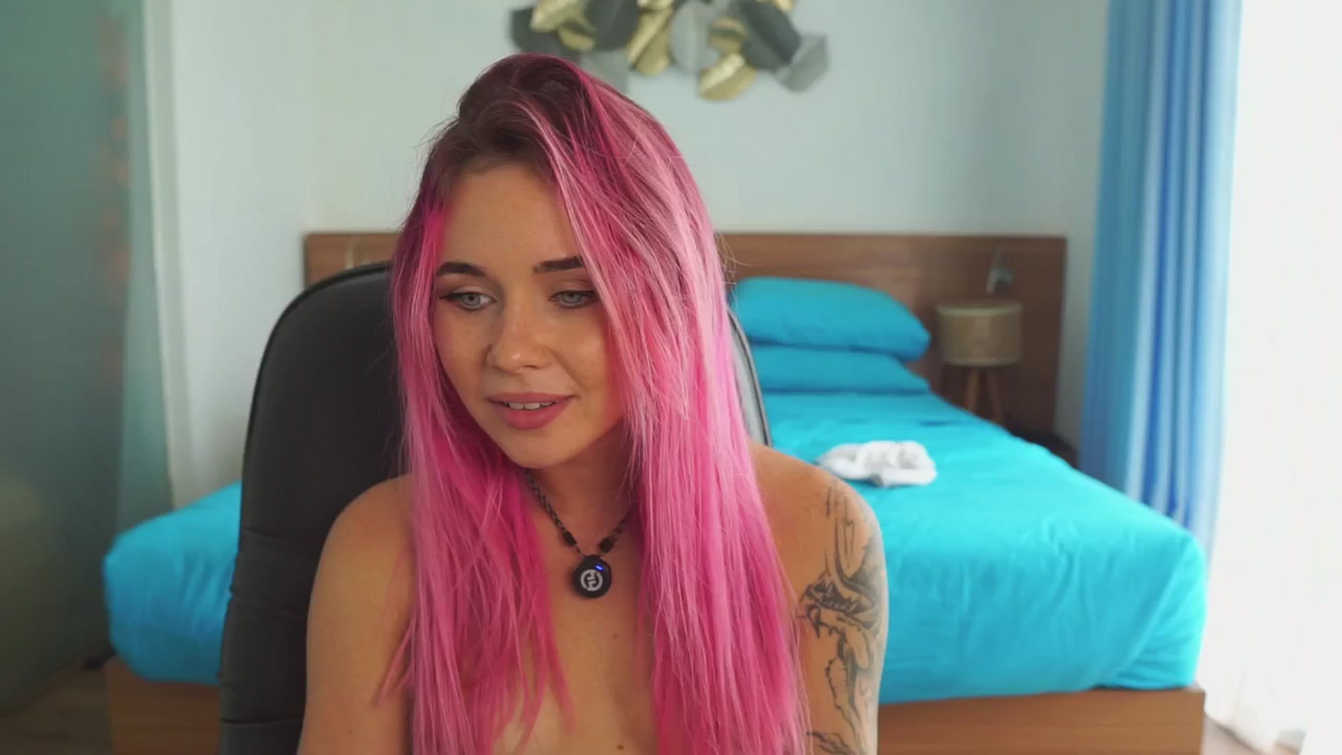 Gallery image thumbnail from Sarah_Pink's myfreecams stream on, 12/20/2025, 04:28 image 15 of 20