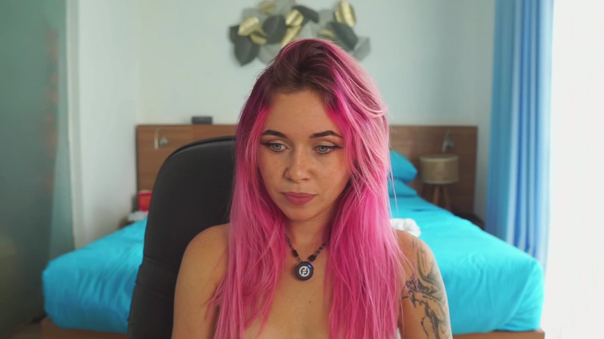 Gallery image thumbnail from Sarah_Pink's myfreecams stream on, 12/20/2025, 04:28 image 14 of 20