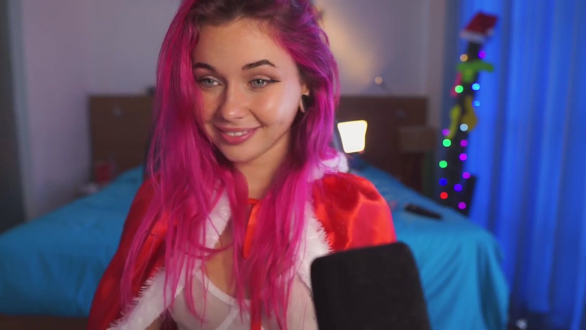 Gallery image thumbnail from Sarah_Pink's myfreecams stream on, 12/25/2025, 06:05 image 18 of 20