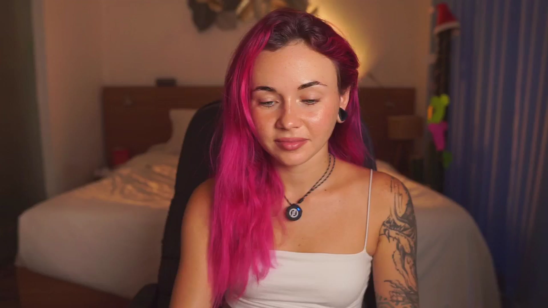 Gallery image thumbnail from Sarah_Pink's myfreecams stream on, 12/27/2025, 02:43 image 2 of 20