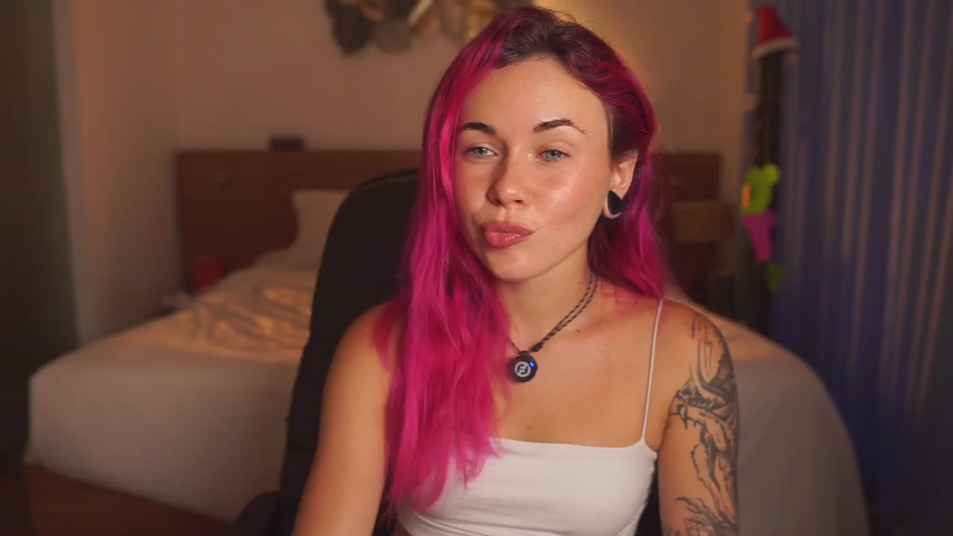 Gallery image thumbnail from Sarah_Pink's myfreecams stream on, 12/27/2025, 02:43 image 6 of 20