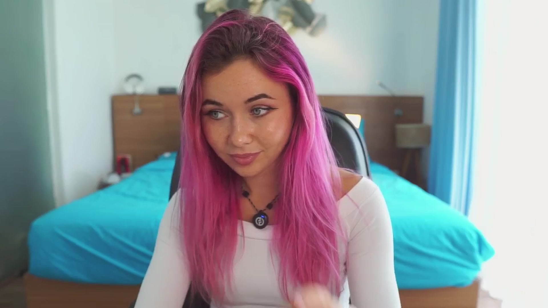 Gallery image thumbnail from Sarah_Pink's myfreecams stream on, 01/03/2026, 03:06 image 14 of 20