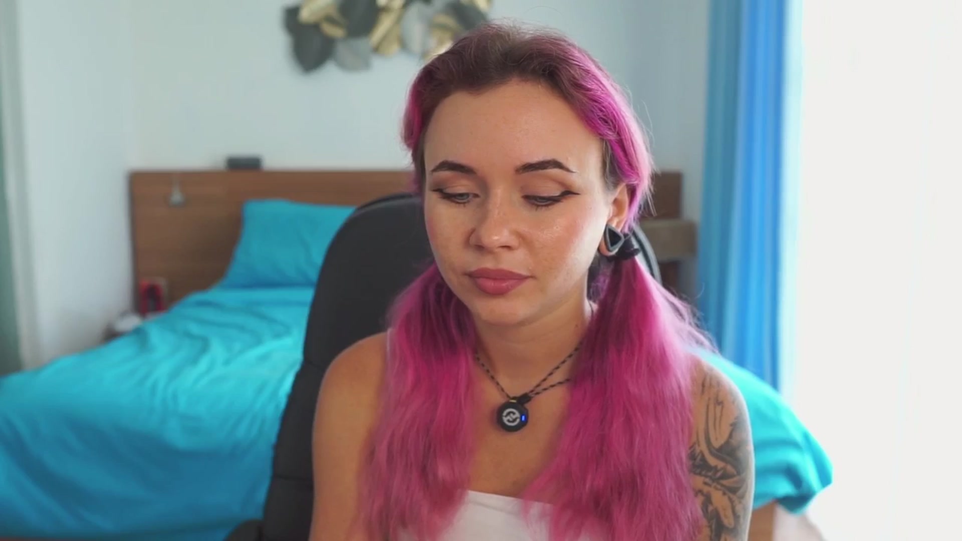Gallery image thumbnail from Sarah_Pink's myfreecams stream on, 01/05/2026, 06:47 image 4 of 20