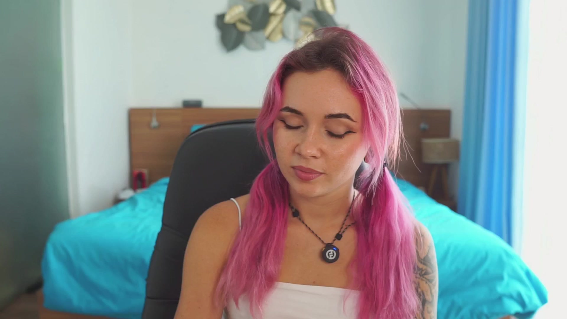 Gallery image thumbnail from Sarah_Pink's myfreecams stream on, 01/05/2026, 06:47 image 17 of 20