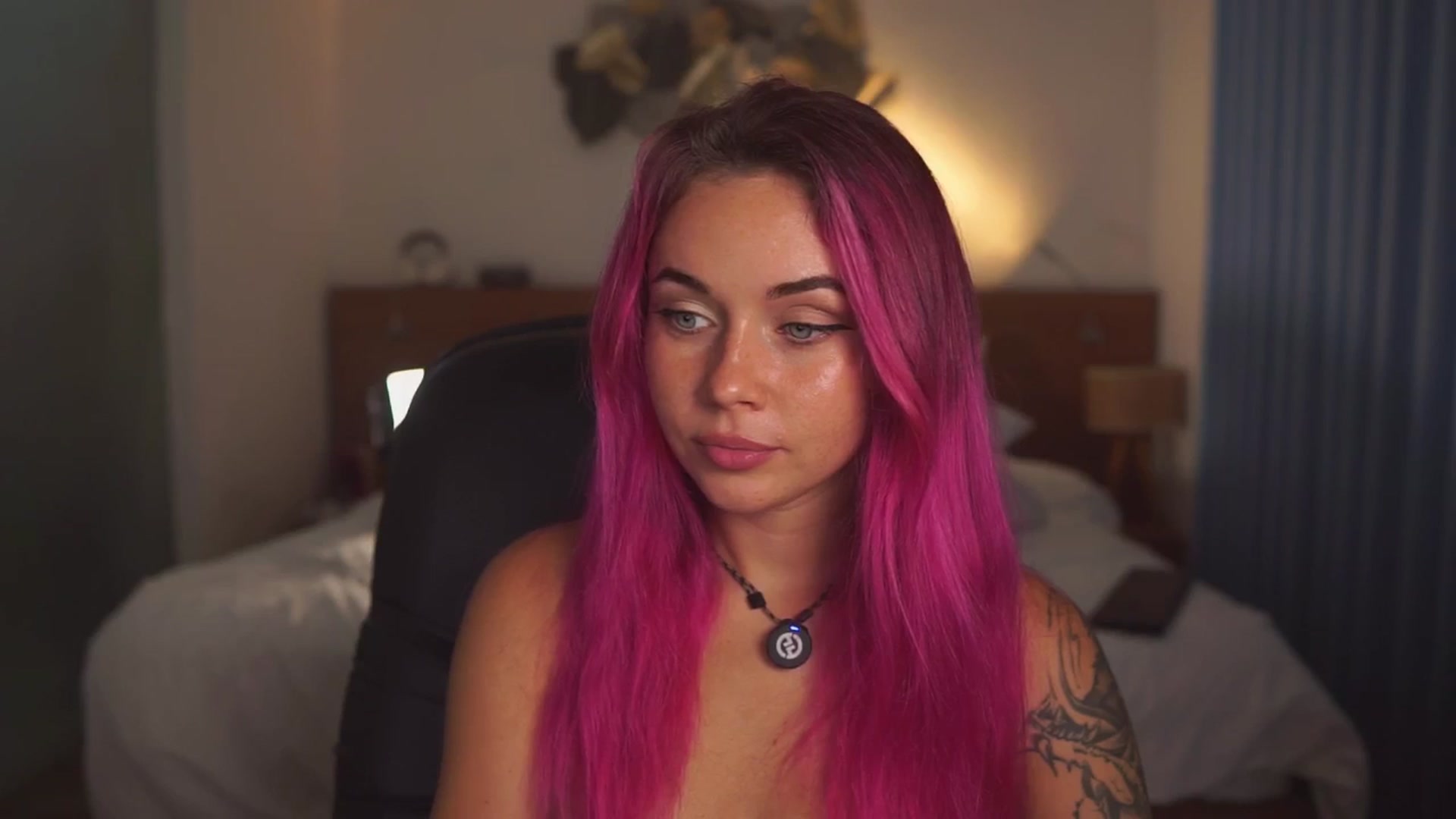 Gallery image thumbnail from Sarah_Pink's myfreecams stream on, 01/13/2026, 14:40 image 12 of 20