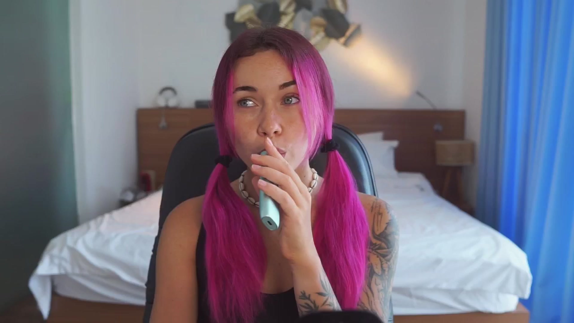 Gallery image thumbnail from Sarah_Pink's myfreecams stream on, 01/14/2026, 05:40 image 3 of 20
