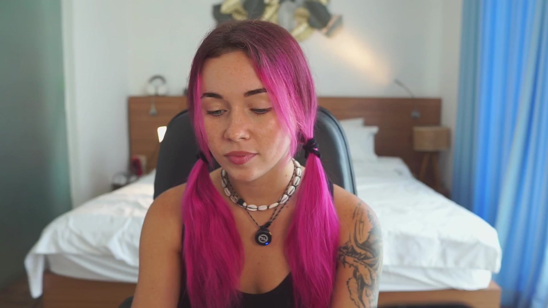Gallery image thumbnail from Sarah_Pink's myfreecams stream on, 01/14/2026, 05:40 image 6 of 20