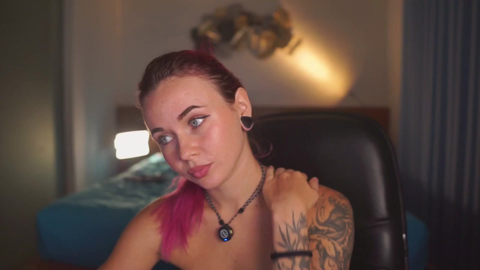 Gallery image thumbnail from Sarah_Pink's myfreecams stream on, 02/01/2026, 15:42 image 1 of 20