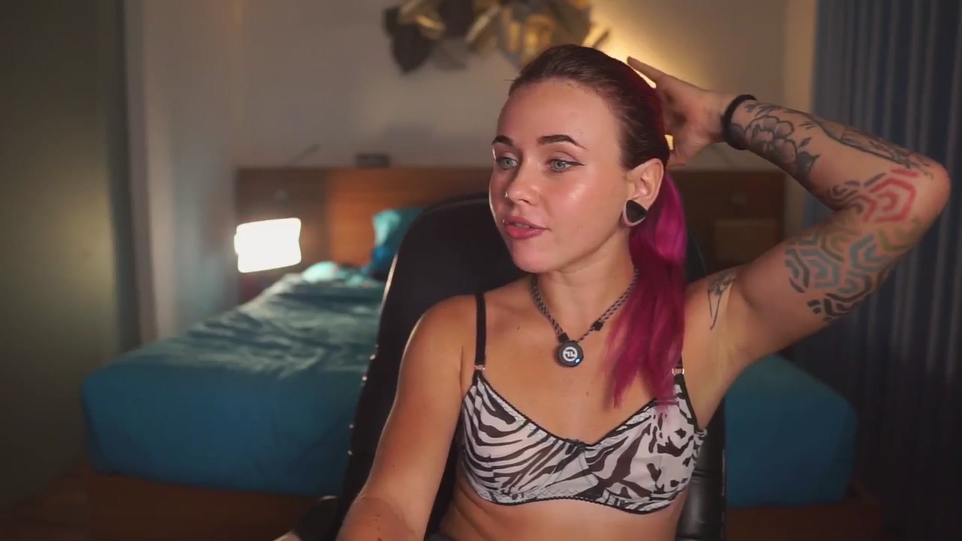 Gallery image thumbnail from Sarah_Pink's myfreecams stream on, 02/01/2026, 15:42 image 7 of 20