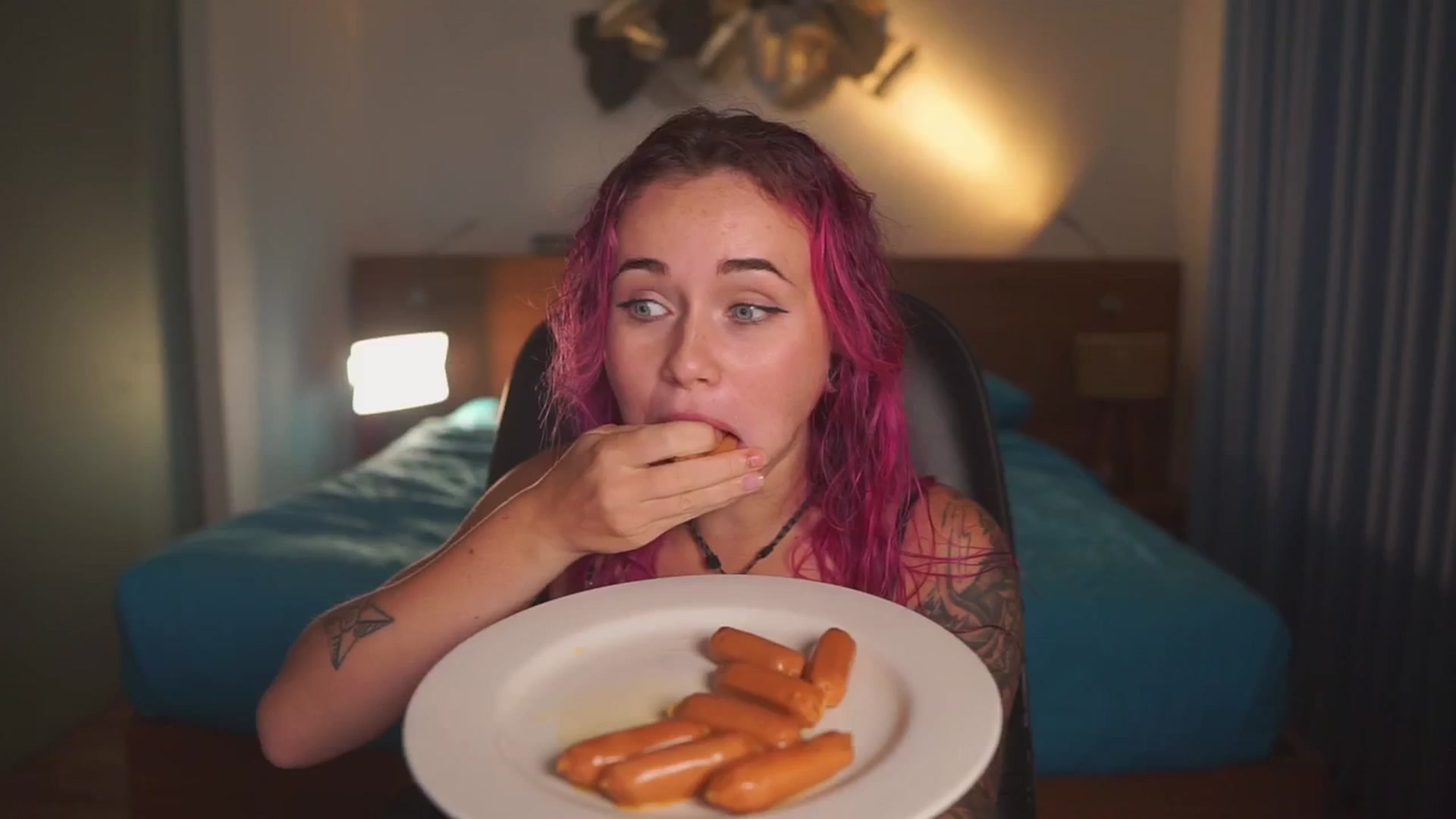 Gallery image thumbnail from Sarah_Pink's myfreecams stream on, 02/01/2026, 15:42 image 17 of 20