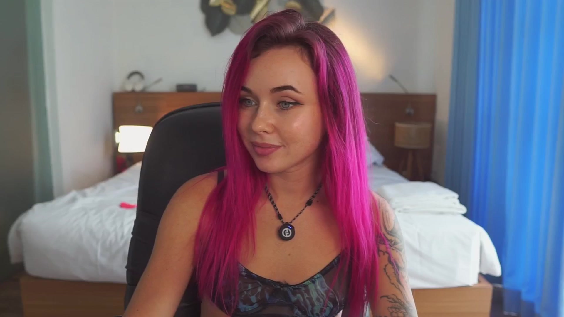 Gallery image thumbnail from Sarah_Pink's myfreecams stream on, 02/08/2026, 08:17 image 18 of 20