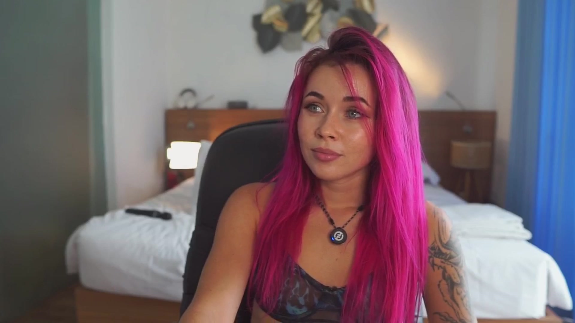 Gallery image thumbnail from Sarah_Pink's myfreecams stream on, 02/08/2026, 08:50 image 14 of 20