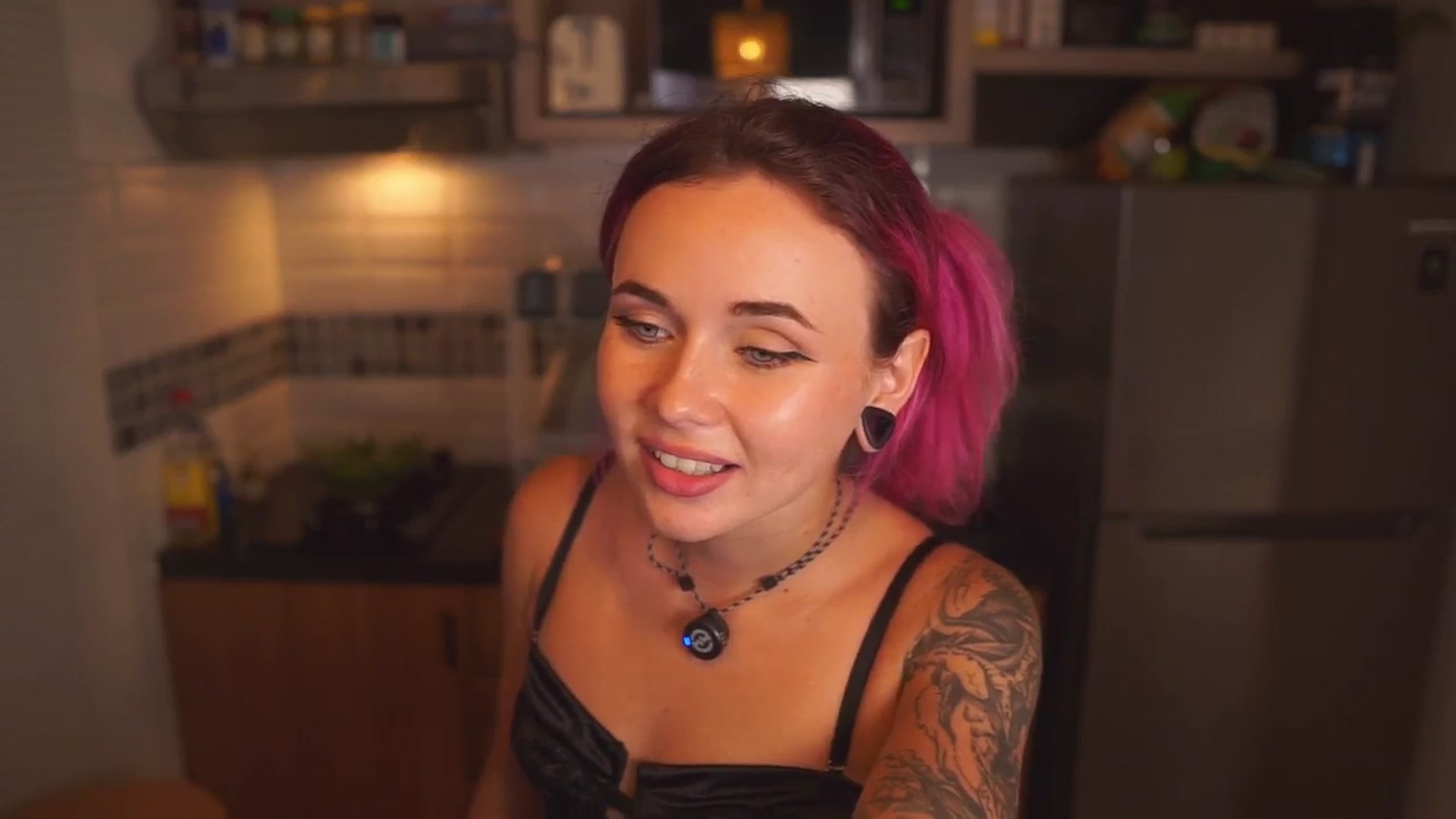 Gallery image thumbnail from Sarah_Pink's myfreecams stream on, 02/14/2026, 15:12 image 16 of 20