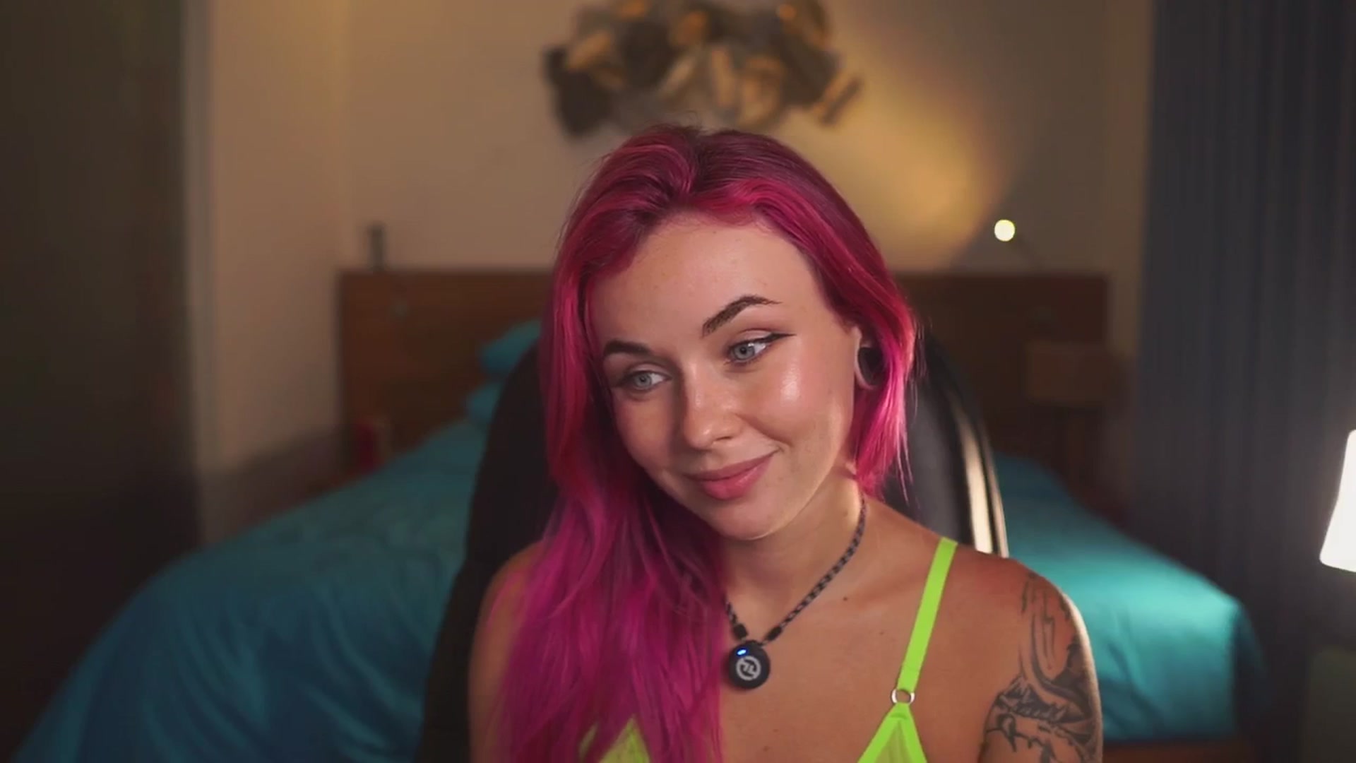Gallery image thumbnail from Sarah_Pink's myfreecams stream on, 03/05/2026, 16:15 image 6 of 20
