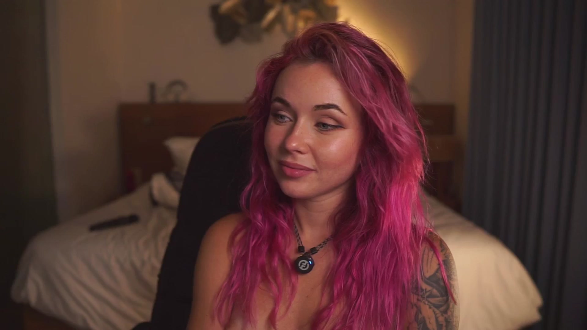 Gallery image thumbnail from Sarah_Pink's myfreecams stream on, 03/12/2026, 17:01 image 13 of 20