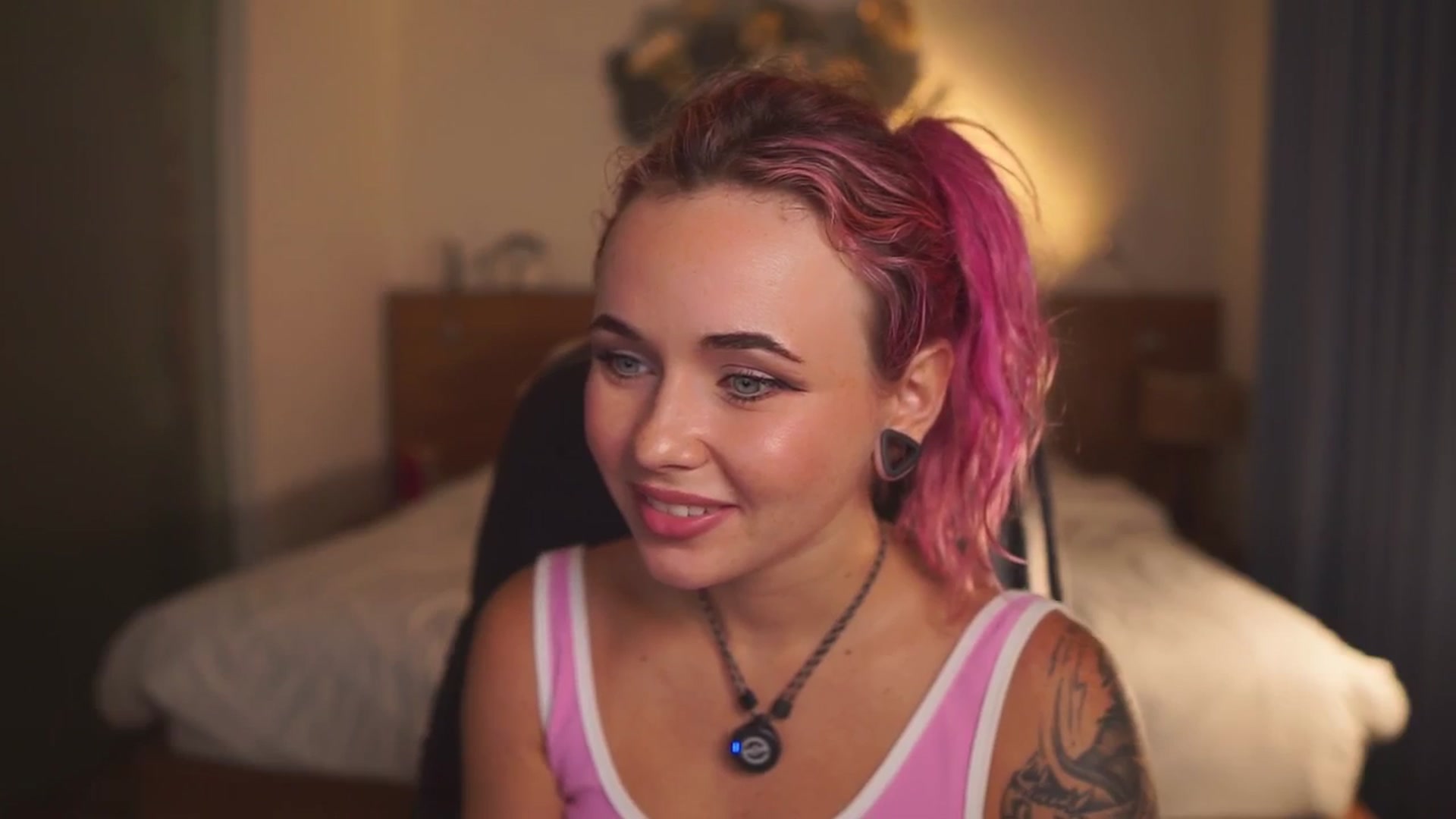 Gallery image thumbnail from Sarah_Pink's myfreecams stream on, 03/23/2026, 14:33 image 16 of 20