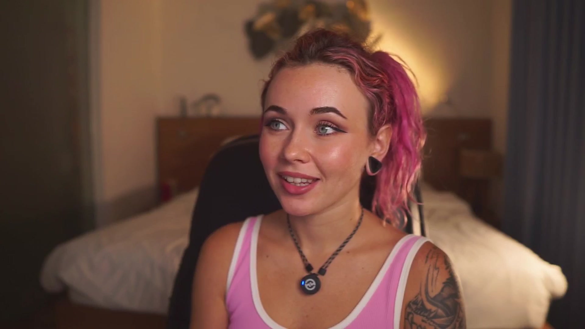 Gallery image thumbnail from Sarah_Pink's myfreecams stream on, 03/23/2026, 14:33 image 18 of 20