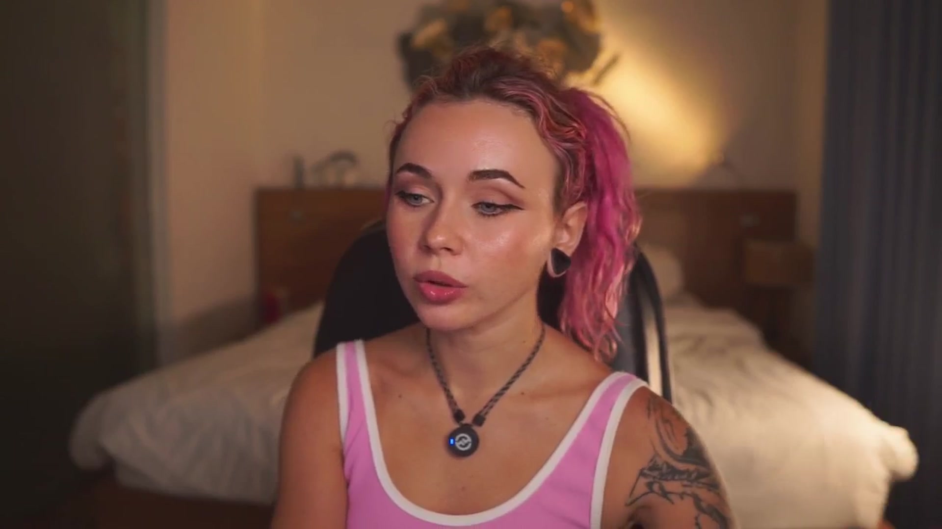 Gallery image thumbnail from Sarah_Pink's myfreecams stream on, 03/23/2026, 14:33 image 10 of 20