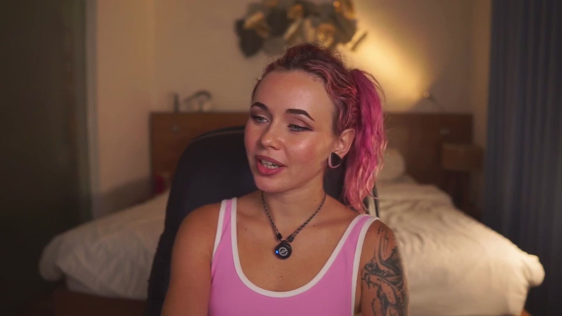 Gallery image thumbnail from Sarah_Pink's myfreecams stream on, 03/23/2026, 14:33 image 19 of 20