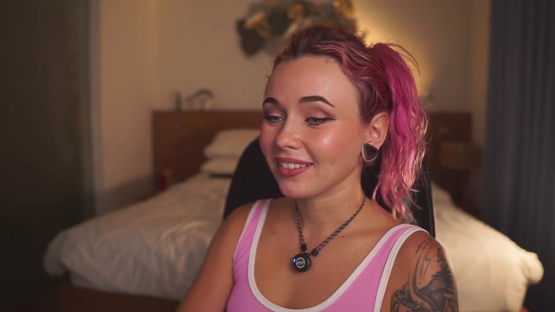 Gallery image thumbnail from Sarah_Pink's myfreecams stream on, 03/23/2026, 14:33 image 6 of 20